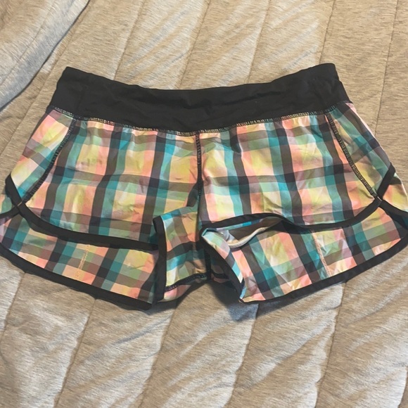 Lululemon speeds. Size 6 - Picture 3 of 4